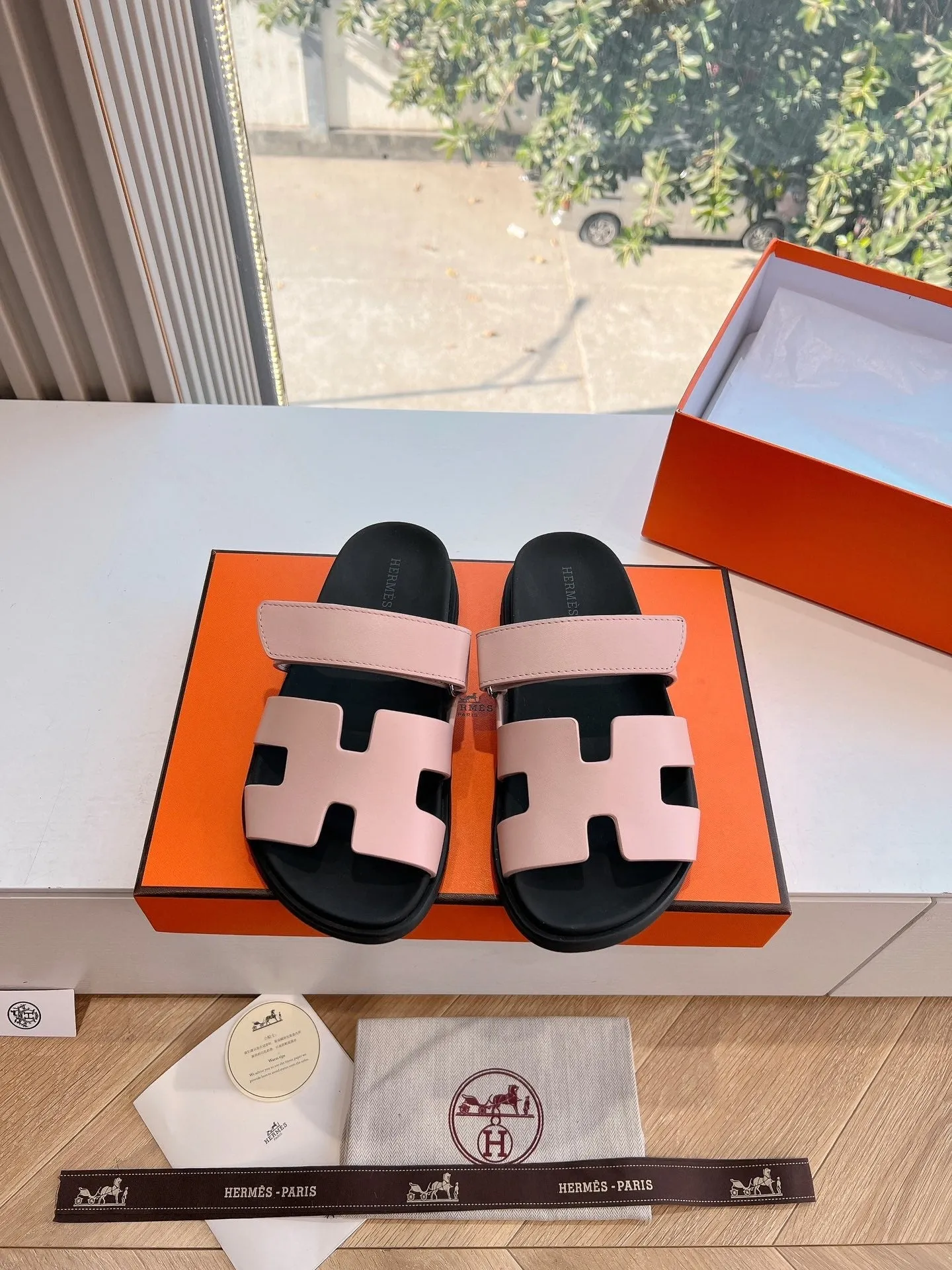 CHYPRE SANDAL IN LIGHT PINK CALFSKIN