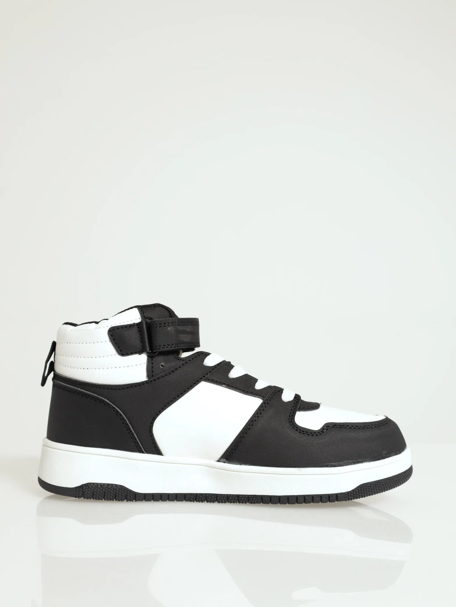 Colourblock High-Top Lace-Up Sneaker - Black/White