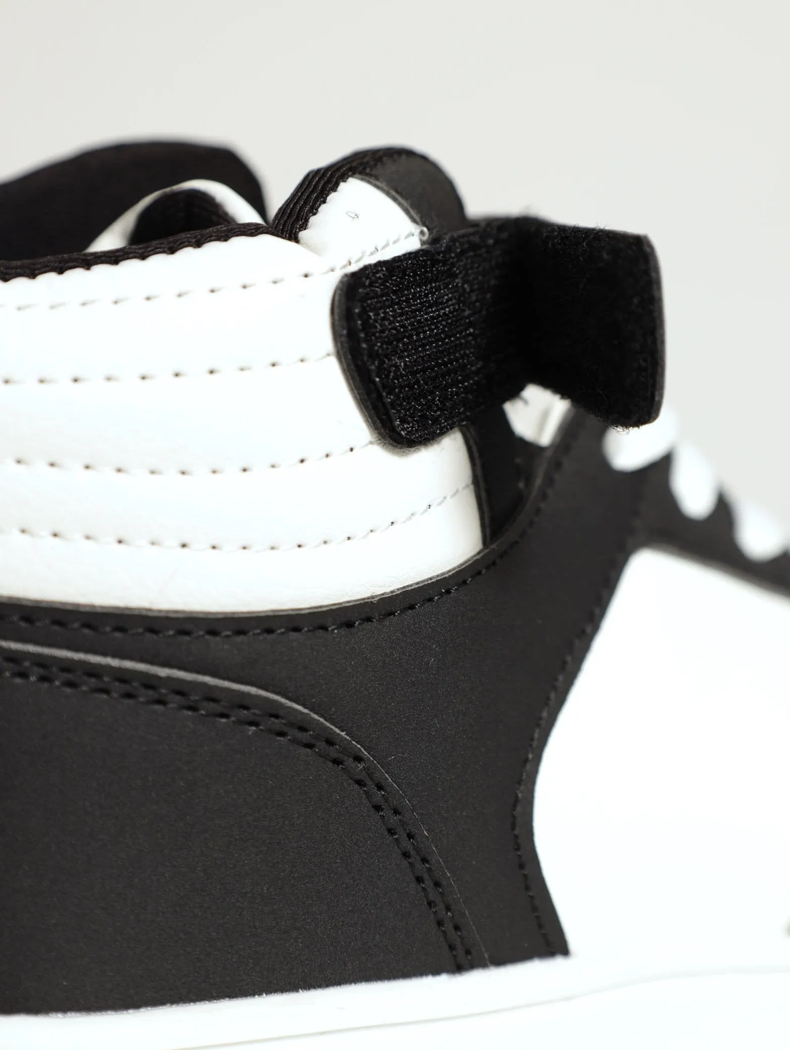 Colourblock High-Top Lace-Up Sneaker - Black/White