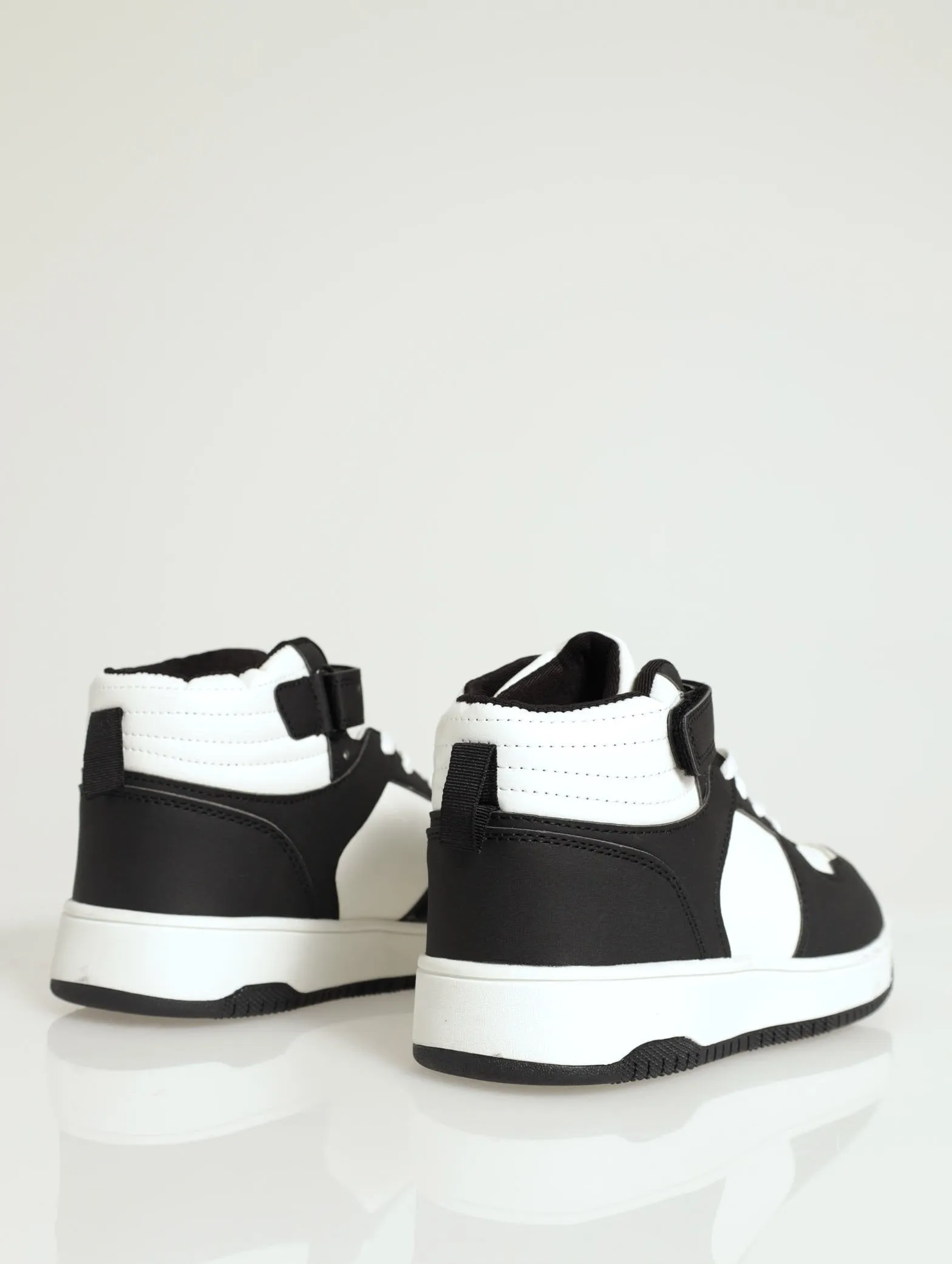 Colourblock High-Top Lace-Up Sneaker - Black/White